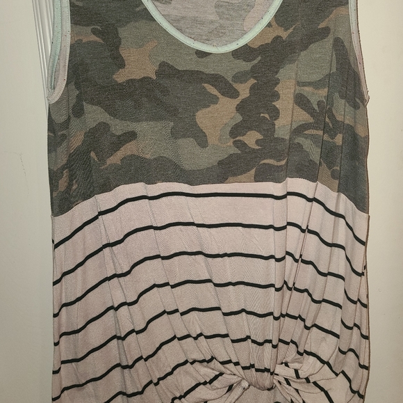 Tank top - Picture 1 of 2